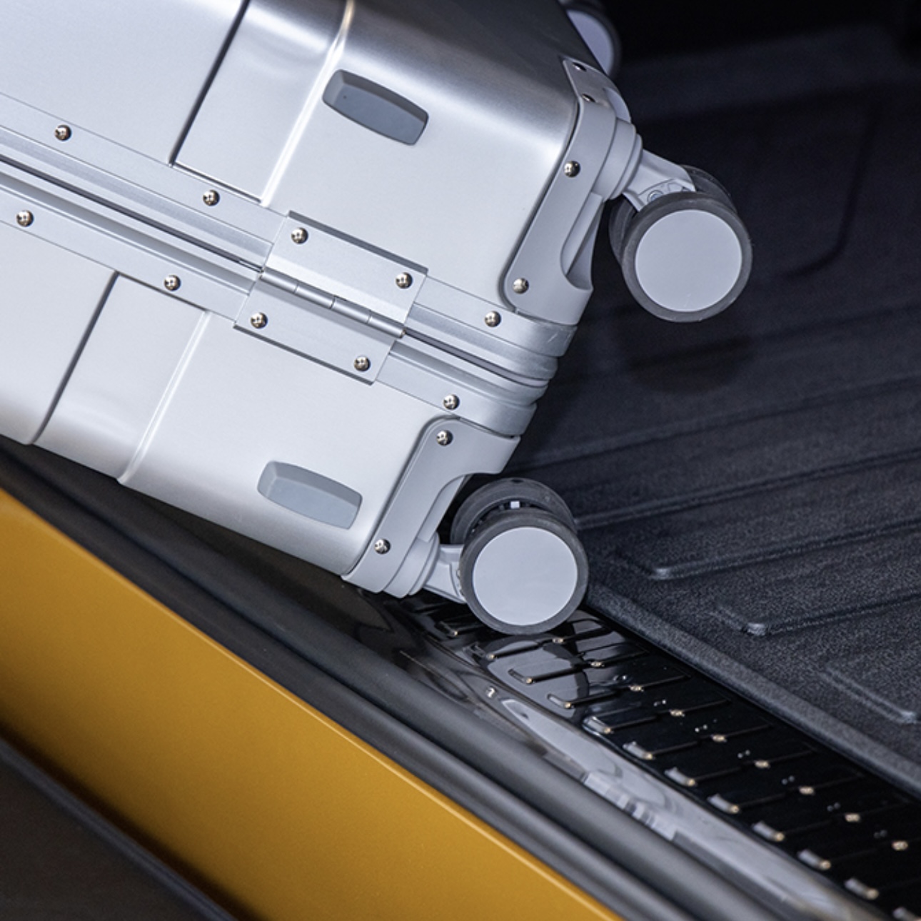 Защитная панель порога багажника Leopard 5 4 Защитная панель порога багажника Leopard 5 — изображение 4