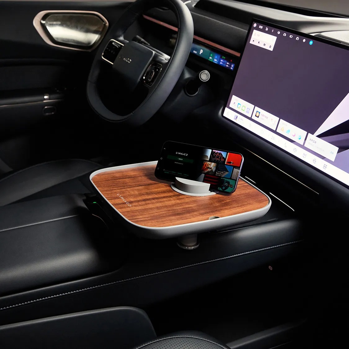 Автомобильный вращающийся столик Lynk&Co 6 Автомобильный вращающийся столик Lynk&Co — изображение 6