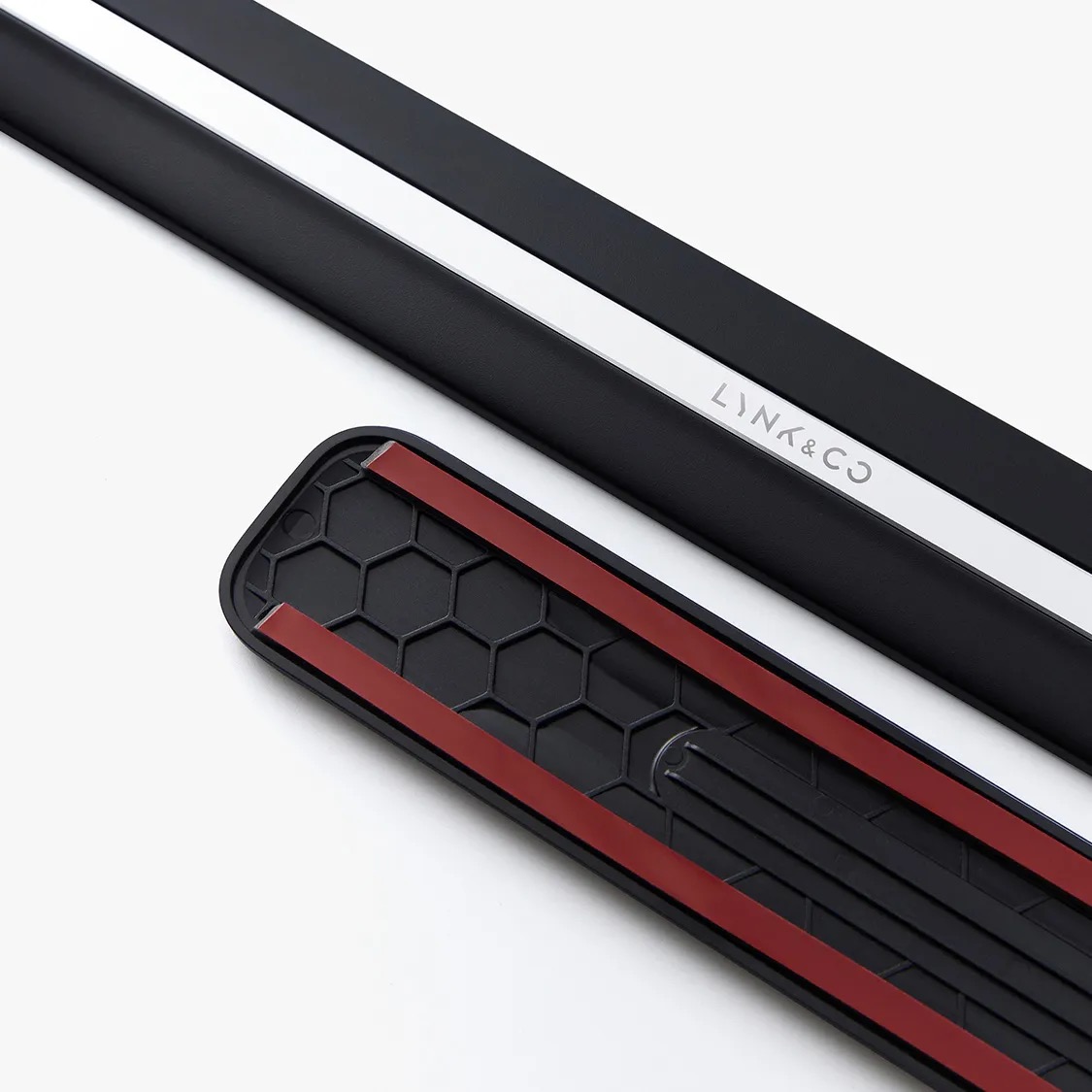 Защитные накладки на пороги Lynk & Co 5 Защитные накладки на пороги Lynk & Co — изображение 5