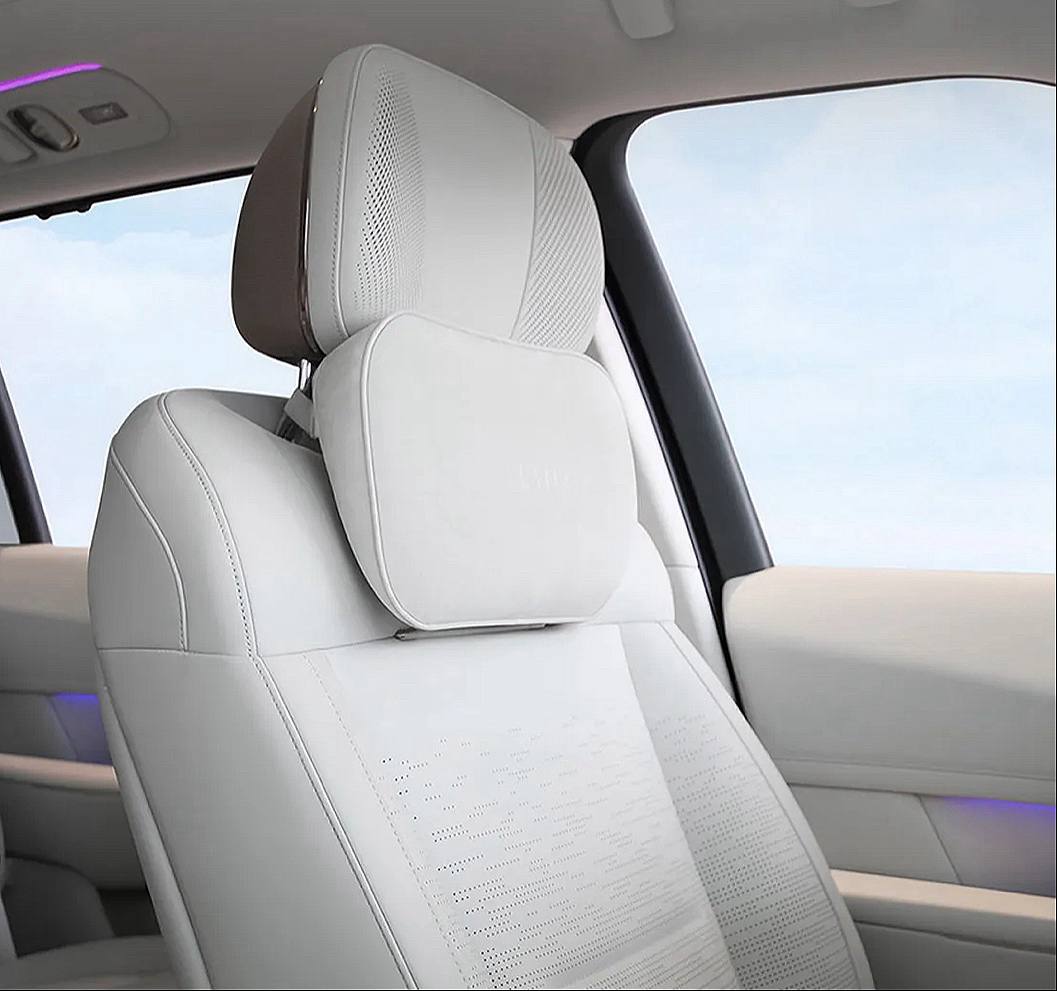 Подушка для шеи Lynk & Co Cloud Touch 3 Подушка для шеи Lynk & Co Cloud Touch — изображение 3