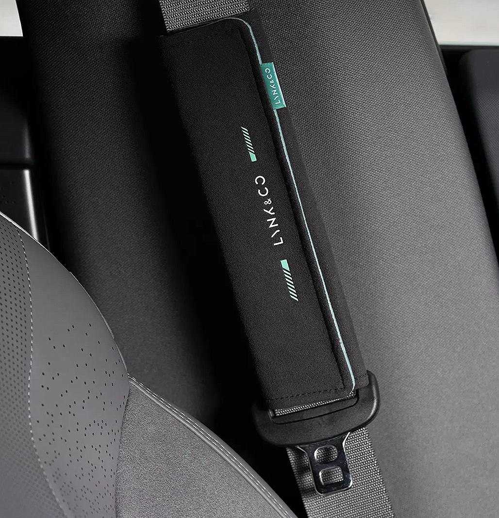 Накладки на ремни безопасности Lynk & Co 3 Накладки на ремни безопасности Lynk & Co — изображение 3