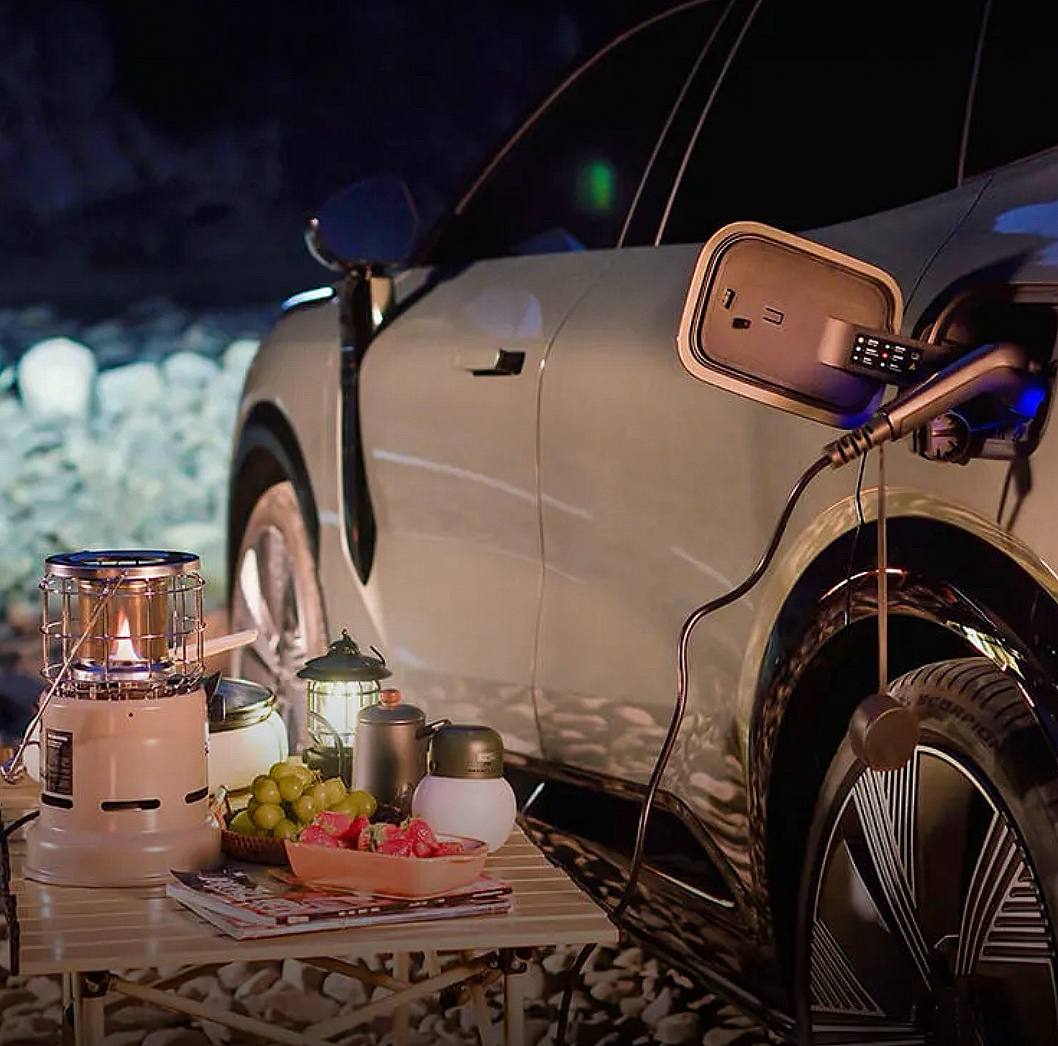 Портативное зарядное устройство от Lynk & Co 3 Портативное зарядное устройство от Lynk & Co — изображение 3