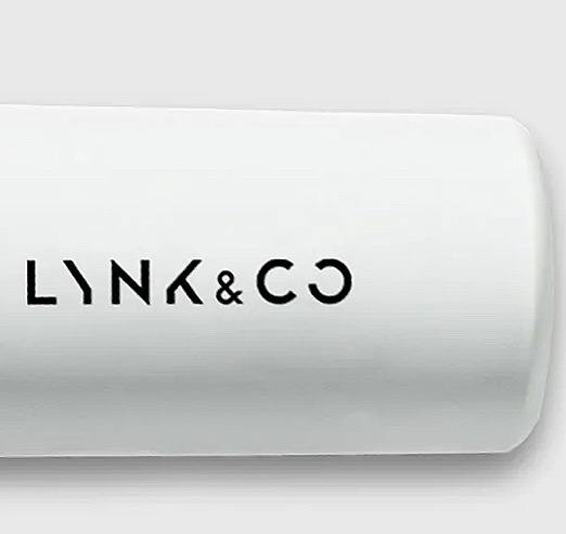 Комплект беспроводных микрофонов "Journey" от Lynk & Co 10 Комплект беспроводных микрофонов "Journey" от Lynk & Co — изображение 10