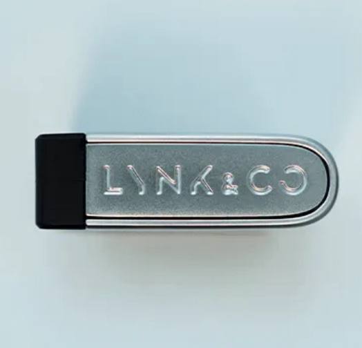 Интеллектуальный ключ-пульт Lynk & Co 09 5 Интеллектуальный ключ-пульт Lynk & Co 09 — изображение 5