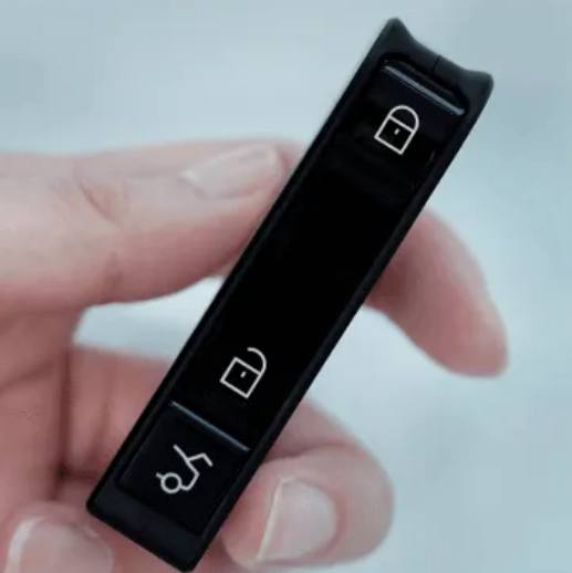 Интеллектуальный ключ-пульт Lynk & Co 09 6 Интеллектуальный ключ-пульт Lynk & Co 09 — изображение 6