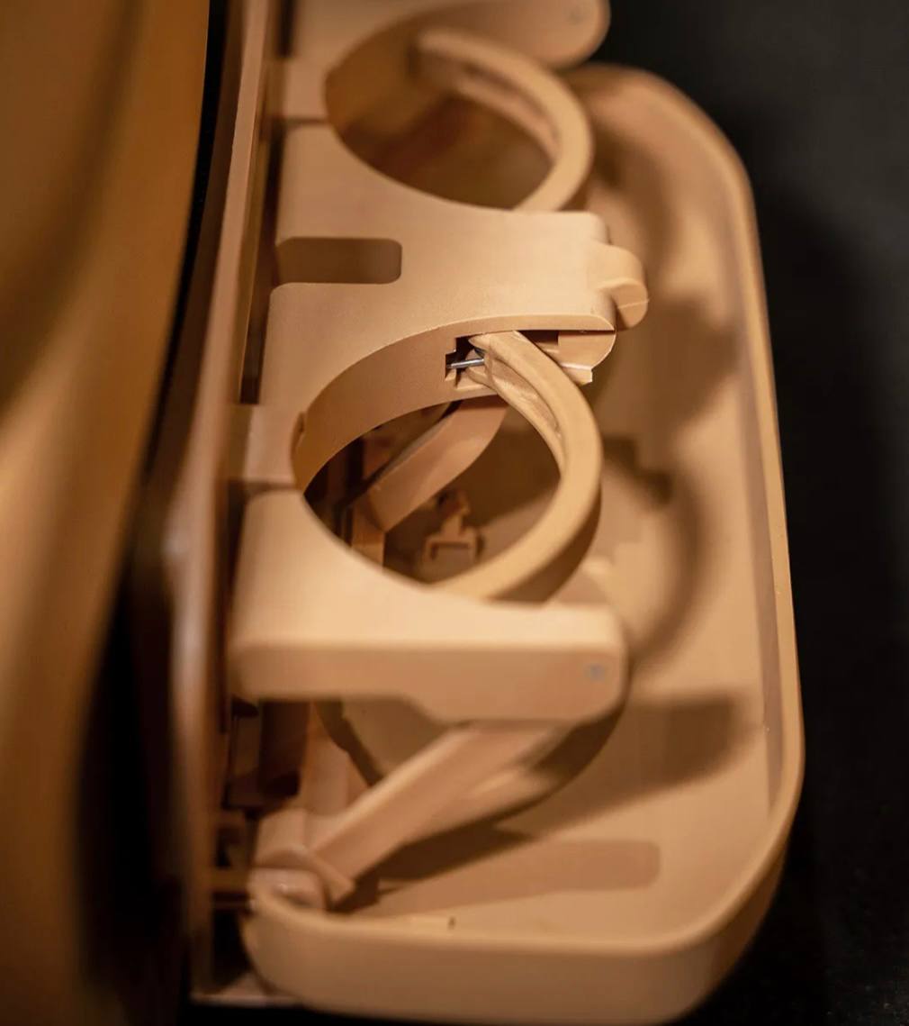 Cкладной подстаканник второго ряда для Lynk & Co 09 4 Cкладной подстаканник второго ряда для Lynk & Co 09 — изображение 4