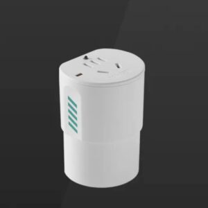 Разъём переменного тока для зарядки устройств в автомобиле Lynk & Co