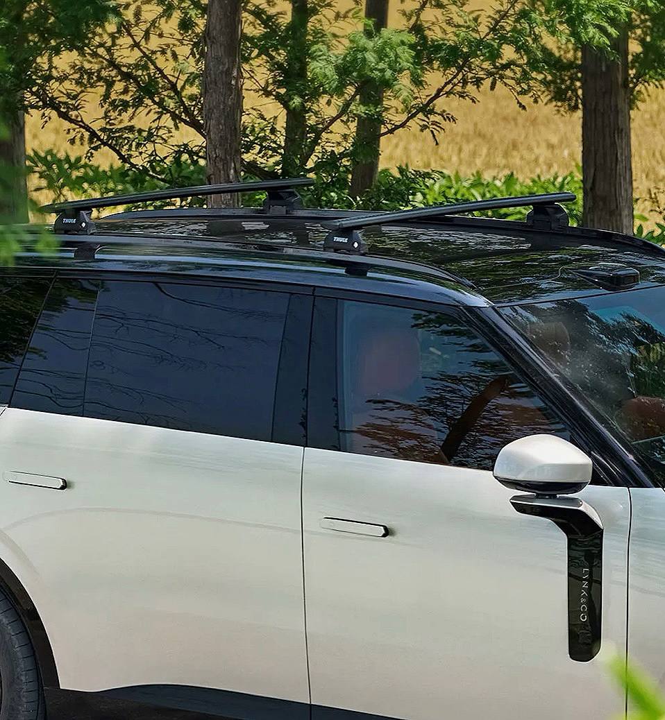 Рейлинги на крышу Thule для Lynk&Co 4 Рейлинги на крышу Thule для Lynk&Co — изображение 4
