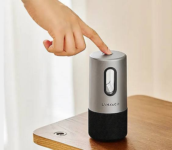 Интеллектуальный цифровой ароматизатор Lynk & Co 8 Интеллектуальный цифровой ароматизатор Lynk & Co — изображение 8