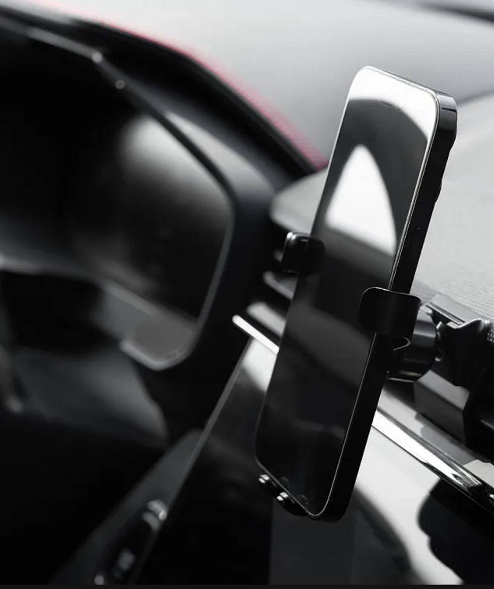 Автомобильный держатель для телефона LYNK&CO 01 5 Автомобильный держатель для телефона LYNK&CO 01 — изображение 5