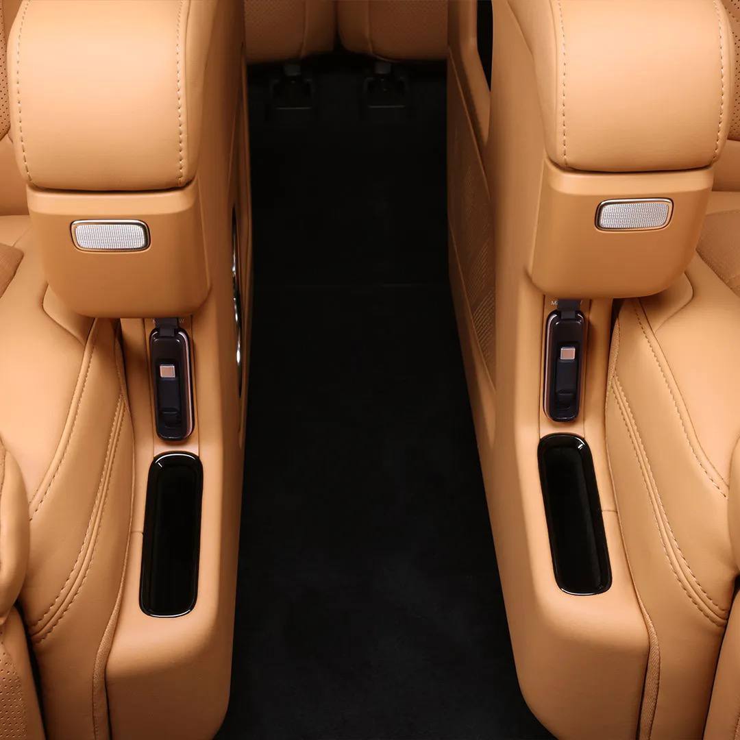 Выдвижной кабель для быстрой зарядки ZEEKR 9X 5 Выдвижной кабель для быстрой зарядки ZEEKR 9X — изображение 5