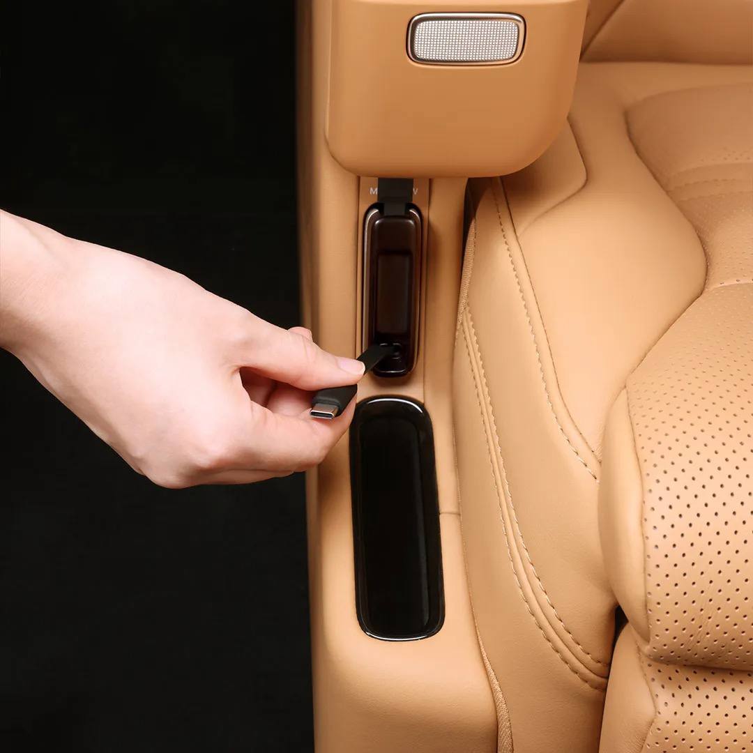 Выдвижной кабель для быстрой зарядки ZEEKR 9X 6 Выдвижной кабель для быстрой зарядки ZEEKR 9X — изображение 6