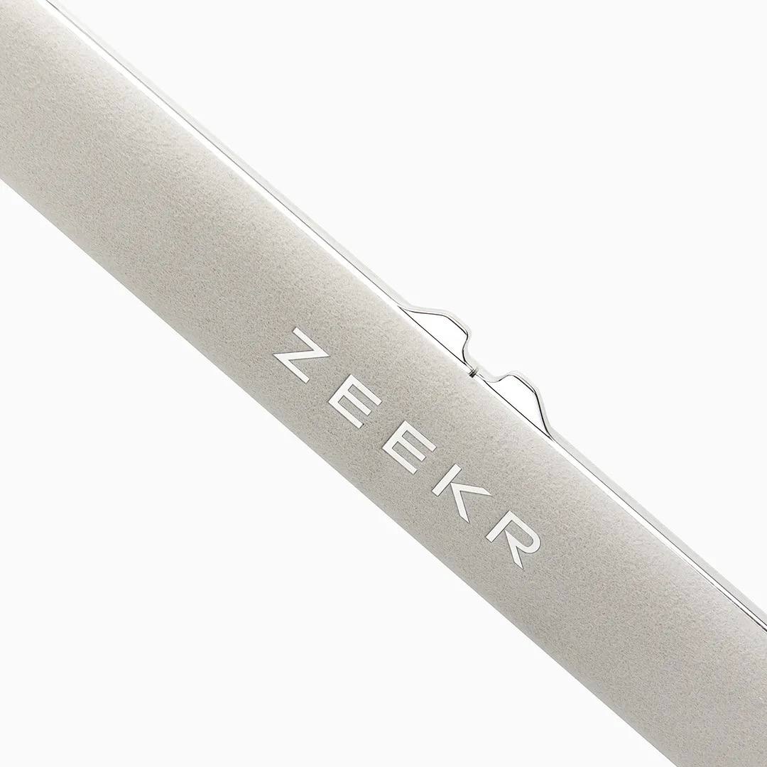 Выдвижная вешалка-плечики ZEEKR 9X 2 Выдвижная вешалка-плечики ZEEKR 9X — изображение 2