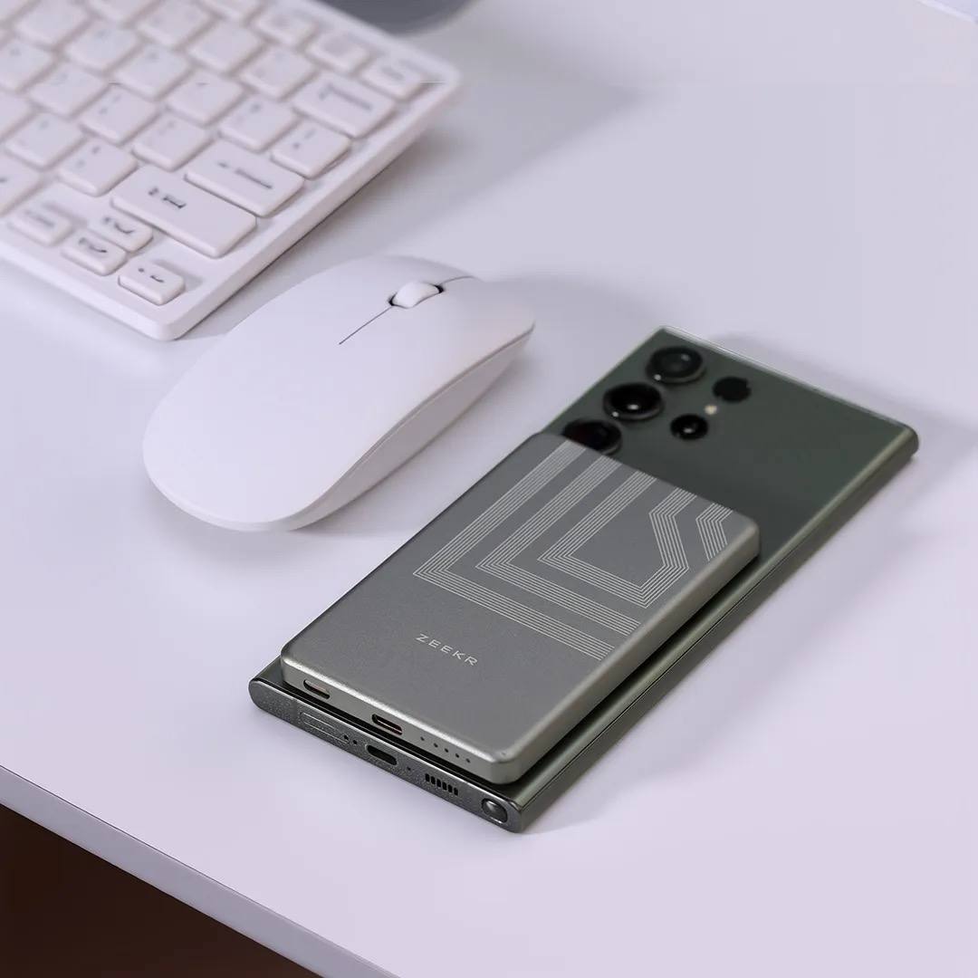 Магнитный Power Bank Zeekr 3 Магнитный Power Bank Zeekr — изображение 3